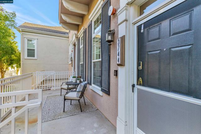3744 Whitworth Dr, Dublin CA: https://media.crmls.org/mediaz/8e20d7ab-5d45-492b-bc8d-9ea6659a890d.jpg