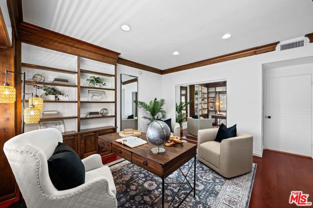 11928 Kiowa Avenue, Los Angeles CA: https://media.crmls.org/mediaz/8e210884-5e18-4253-85b4-a9603570badc.jpg