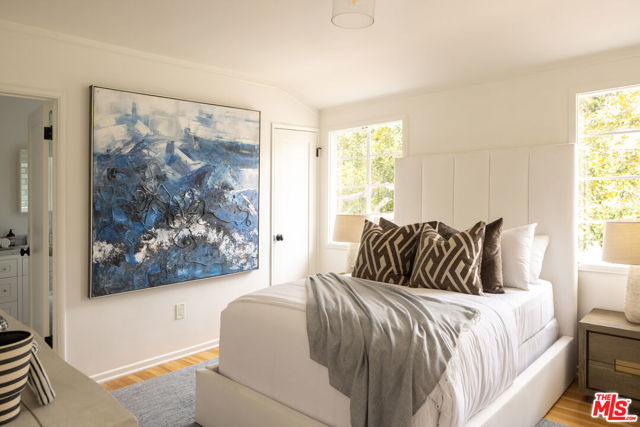 4039 Fairway Boulevard, View Park CA: https://media.crmls.org/mediaz/8e213a63-56d5-4d83-ab3e-4d3306617159.jpg
