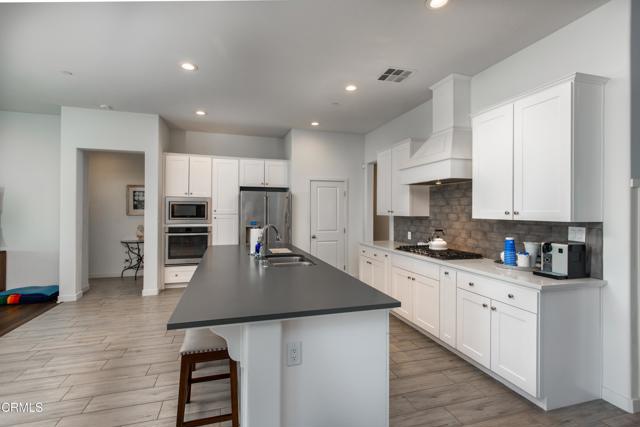 Detail Gallery Image 13 of 35 For 11612 Shady Valley Pl, Bakersfield,  CA 93311 - 3 Beds | 2/1 Baths