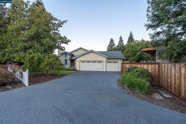 5200 Myrtle Dr, Concord CA: https://media.crmls.org/mediaz/8e220b3e-e82c-495b-b057-00204da8b0a3.jpg