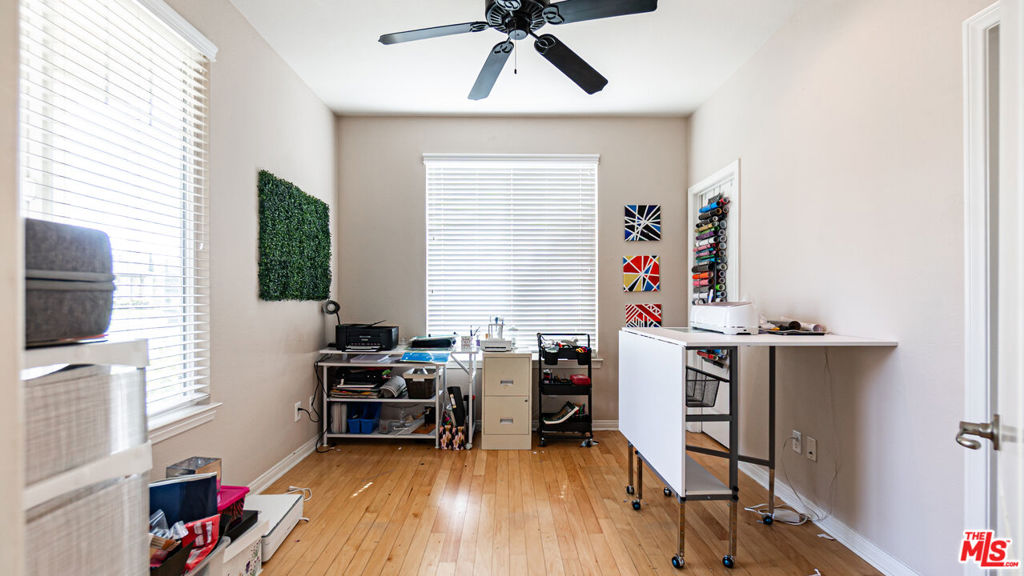 https://media.crmls.org/mediaz/8e22a52d-f9c0-4a76-89bc-8c2aea80a89b.jpg?preset=X-Large