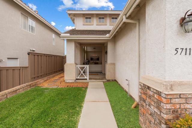 Detail Gallery Image 2 of 43 For 5711 Fallenwood Ln, San Diego,  CA 92121 - 5 Beds | 3 Baths