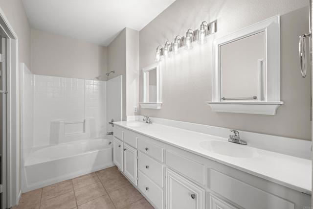 Detail Gallery Image 25 of 39 For 638 Sumner Way #2,  Oceanside,  CA 92058 - 4 Beds | 2/1 Baths