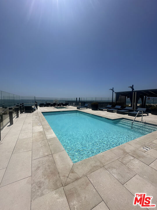 1755 Ocean Avenue, Santa Monica CA: https://media.crmls.org/mediaz/8e23cd2d-655b-4fe9-be13-e585273f1f02.jpg