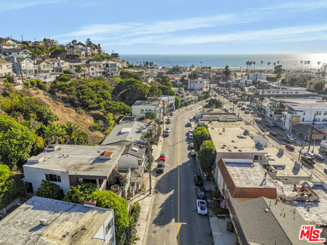 364 Pershing Drive, Playa del Rey CA: https://media.crmls.org/mediaz/8e23d101-c175-4286-ac5d-f1e3d90977a5.jpg