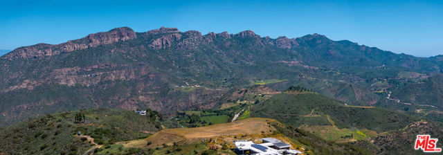 9522 Cotharin Road, Malibu CA: https://media.crmls.org/mediaz/8e23d5f0-394b-42a7-9c1d-4b5123c221ad.jpg