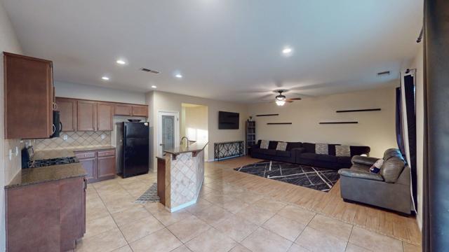 41126 Maxwell Court, Indio CA: https://media.crmls.org/mediaz/8e240c27-a621-41bf-8217-320a6cfbecfb.jpg