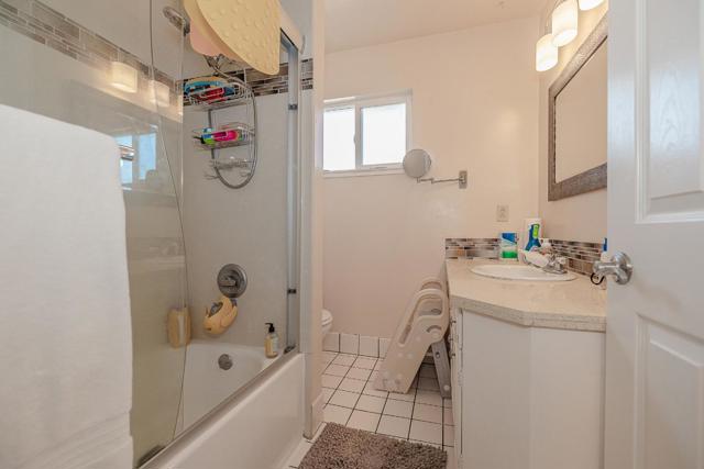 Image 18 of 19 For 0 Essex Way 