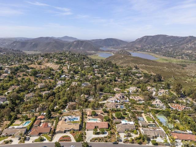 1549 Ventana Drive, Escondido CA: https://media.crmls.org/mediaz/8e243d49-360f-4867-b770-dc82e62ab221.jpg