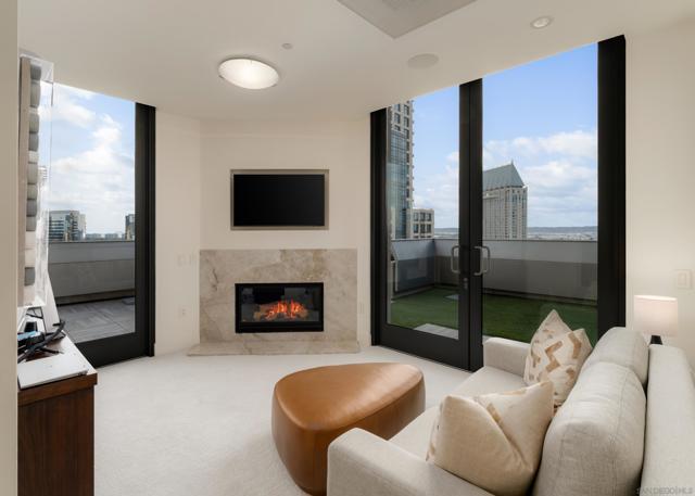 645 Front St, San Diego CA: https://media.crmls.org/mediaz/8e260cdf-c101-495f-9c5d-7258f83ddead.jpg