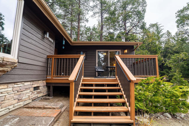 25169 Franklin Drive, Idyllwild CA: https://media.crmls.org/mediaz/8e264e6b-c726-4211-9d85-d117dfc99faa.jpg