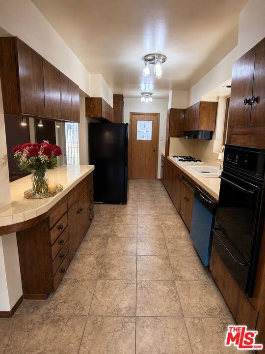 10318 South Manhattan Place photo 6