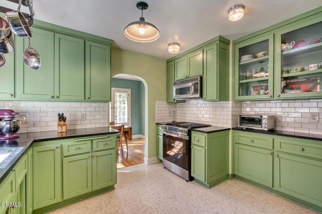 Detail Gallery Image 8 of 34 For 1881 Paloma St, Pasadena,  CA 91104 - 3 Beds | 2 Baths