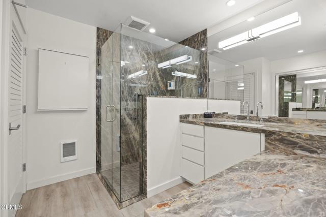 2924 Lakeshore Court, Oxnard CA: https://media.crmls.org/mediaz/8e275e09-b85e-4967-a50b-d72bf240f730.jpg