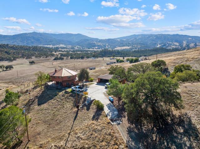 20101 Panoche Road, Paicines CA: https://media.crmls.org/mediaz/8e2878b4-143d-4d86-9013-bc6a78a5aa6d.jpg