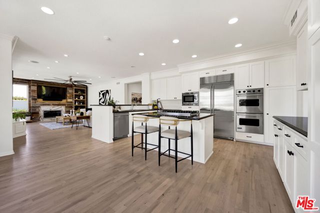 23473 Palm Drive, Calabasas CA: https://media.crmls.org/mediaz/8e287b8a-fd36-47c0-a458-ee10681bbb3e.jpg