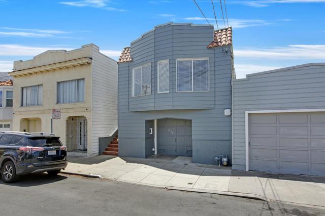 222 Holyoke, San Francisco CA: https://media.crmls.org/mediaz/8e290514-b1cb-4adc-bb54-95185fabac6c.jpg