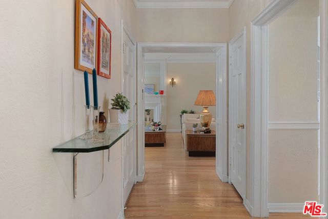 920 S Serrano Avenue, Los Angeles CA: https://media.crmls.org/mediaz/8e2920bf-e4e0-4594-8f5c-7ee2a90eedb4.jpg