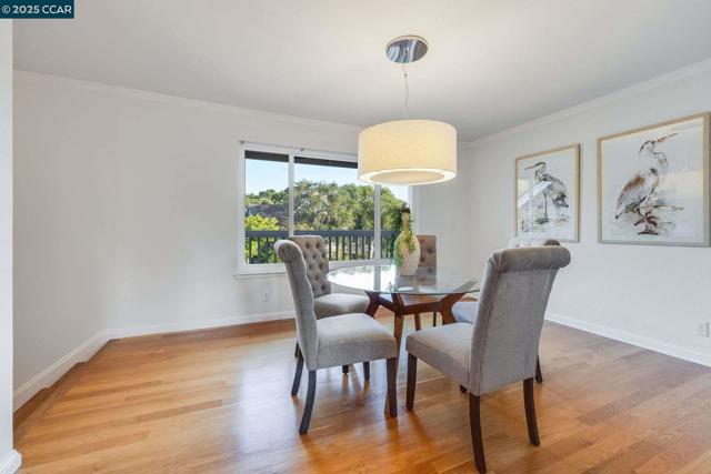 9 Irvine Drive, Moraga CA: https://media.crmls.org/mediaz/8e294341-a92c-4bde-82e7-d0d6c1f199b0.jpg