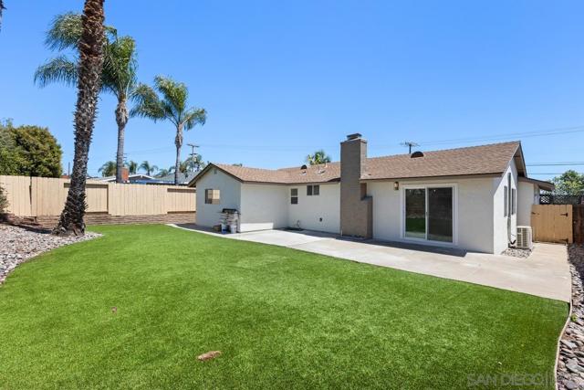 5252 Mount Blanca Dr, San Diego CA: https://media.crmls.org/mediaz/8e294ef8-9b82-4fd3-875d-b330d4358524.jpg