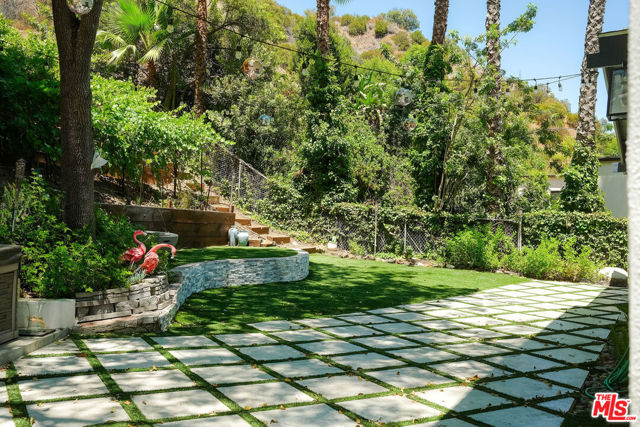 17149 Clemons Drive, Encino CA: https://media.crmls.org/mediaz/8e2b9c7d-2bb6-4ff8-b415-c9d9fe22de9a.jpg