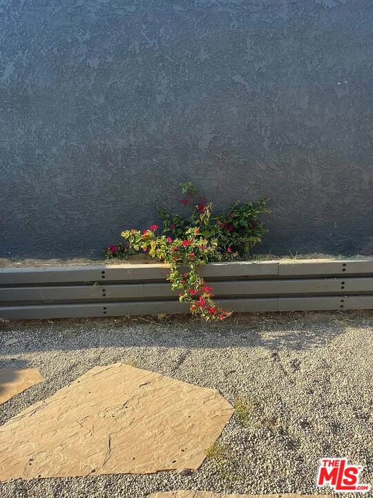 https://media.crmls.org/mediaz/8e2c3090-2ba4-45ea-810e-14dbc2849811.jpg?preset=X-Large