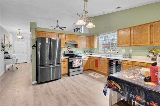 981 Marne Drive, Hollister CA: https://media.crmls.org/mediaz/8e2cb853-8f44-46ed-8ead-d6e51b70890c.jpg