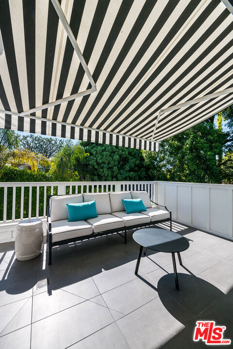 4365 Kraft Avenue, Studio City CA: https://media.crmls.org/mediaz/8e2cdd7e-6e43-486e-89eb-80b1d6000df3.jpg