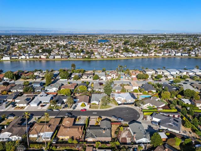 3257 Llano Street, San Mateo CA: https://media.crmls.org/mediaz/8e2d2d01-d8bd-4980-8b10-0823240ef0f9.jpg