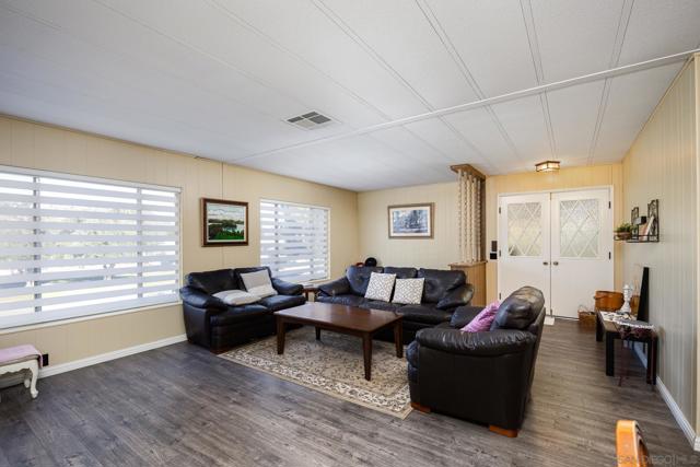4650 Dulin Rd, Fallbrook CA: https://media.crmls.org/mediaz/8e2dde71-c304-4402-a688-1ad472dbc1d8.jpg