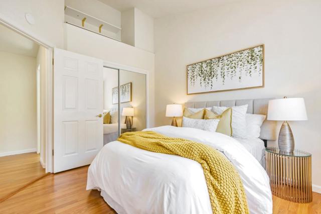 10 Tyrella Court, Mountain View CA: https://media.crmls.org/mediaz/8e2df687-1499-4b72-b5c6-3001966f1ee6.jpg