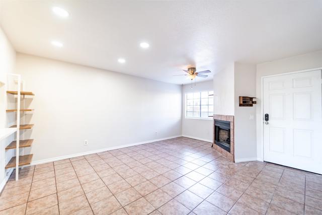 4847 Parks Ave, La Mesa CA: https://media.crmls.org/mediaz/8e2e6213-ac62-4500-86a3-9f131b8552ec.jpg