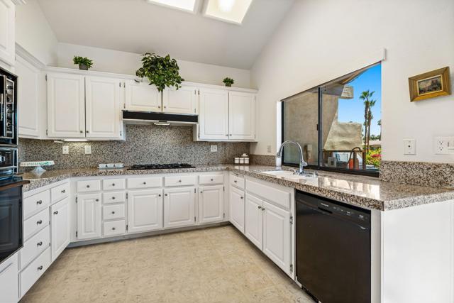 162 Lost River Drive, Palm Desert CA: https://media.crmls.org/mediaz/8e2fa0b9-fe79-4a9b-ad0e-4779e403a824.jpg