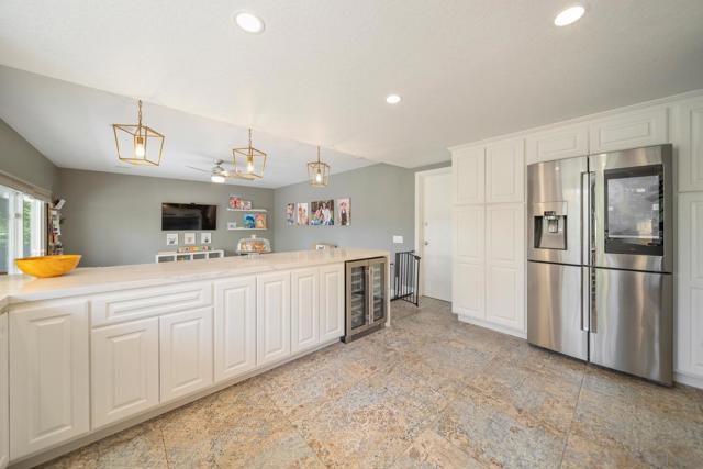 1654 Palomino Ln, Escondido CA: https://media.crmls.org/mediaz/8e2fa980-0a1c-4857-8290-840becfc1383.jpg