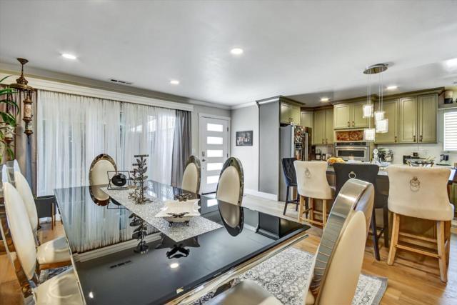 163 Roxbury, Santa Clara CA: https://media.crmls.org/mediaz/8e2fab62-ea54-4987-95c9-b7a802991a8b.jpg
