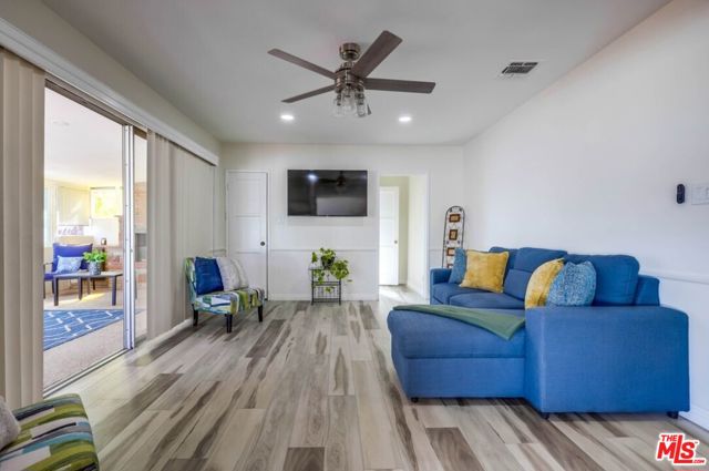 1060 E 45th Way, Long Beach CA: https://media.crmls.org/mediaz/8e2ff6b7-21dc-4fa1-804e-cebbcd2419ea.jpg