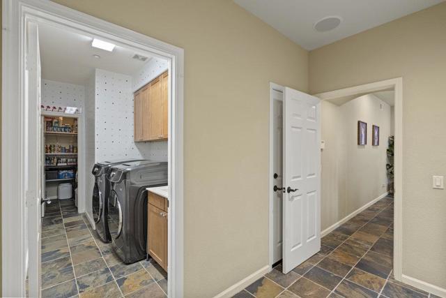978 Martin Trail, Daly City CA: https://media.crmls.org/mediaz/8e30125d-726c-41c7-b1f7-2c21b3a0bdfb.jpg