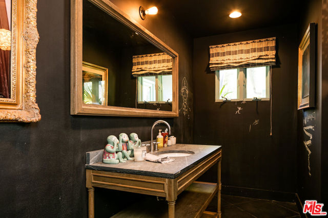 4078 Mandeville Canyon Rd. Road, Los Angeles CA: https://media.crmls.org/mediaz/8e303fdf-b867-4cda-b303-327c9e18af1e.jpg