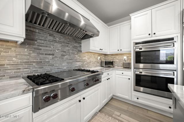 1915 Hazel Nut Court, Agoura Hills CA: https://media.crmls.org/mediaz/8e304bdb-1e86-45a5-9b54-0493bc84a0a3.jpg