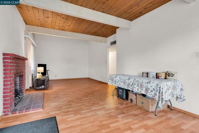 1246 Otis Dr, Alameda CA: https://media.crmls.org/mediaz/8e3053a7-3839-482c-ae9a-00490b749e35.jpg