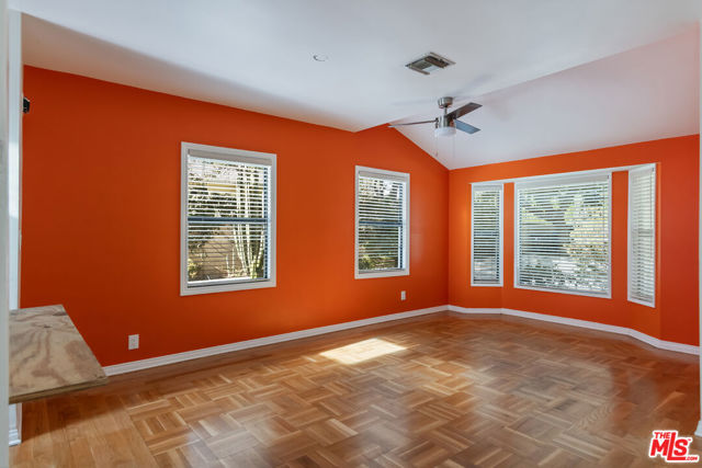 7225 Forbes Avenue, Lake Balboa CA: https://media.crmls.org/mediaz/8e30bacb-1228-4274-ae5f-c157b0d5e0e6.jpg