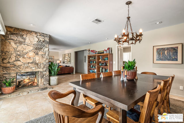 2072 S Bobolink Lane, Palm Springs, CA 92264