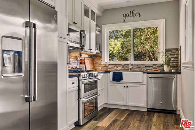 1697 W Potrero Road, Westlake Village CA: https://media.crmls.org/mediaz/8e312101-48fb-4ecd-a677-0200ad9b261c.jpg