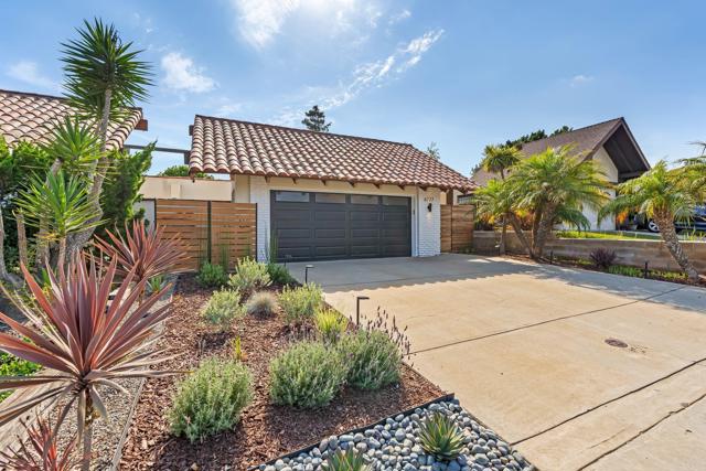 Detail Gallery Image 2 of 37 For 6727 Corintia St, Carlsbad,  CA 92009 - 3 Beds | 2 Baths