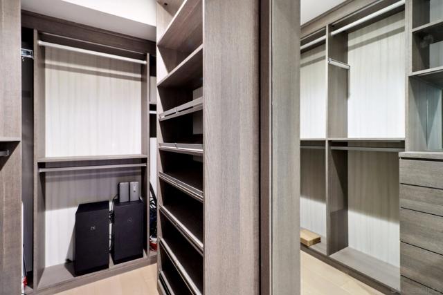 888 W E St, San Diego CA: https://media.crmls.org/mediaz/8e3180f0-f0c9-4fd4-ab28-94cb5688e732.jpg