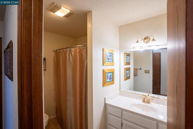 643 Old Course Ct, Valley Springs CA: https://media.crmls.org/mediaz/8e31908f-69f9-48d7-a907-6861efd69e3e.jpg