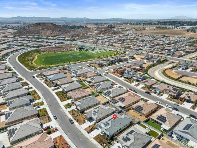 28382 Hopscotch dr,  CA: https://media.crmls.org/mediaz/8e31b997-247c-40ea-8876-03d1c1ab41e9.jpg