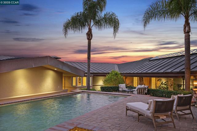 21 Deer Oaks Ct, Pleasanton CA: https://media.crmls.org/mediaz/8e31ff94-7a1e-48d7-9da5-faef8de35ea1.jpg