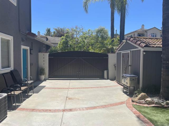 1467 Belmont Park Road, Oceanside CA: https://media.crmls.org/mediaz/8e3249f2-8cc2-44a0-a21b-a9dfcd48f54f.jpg